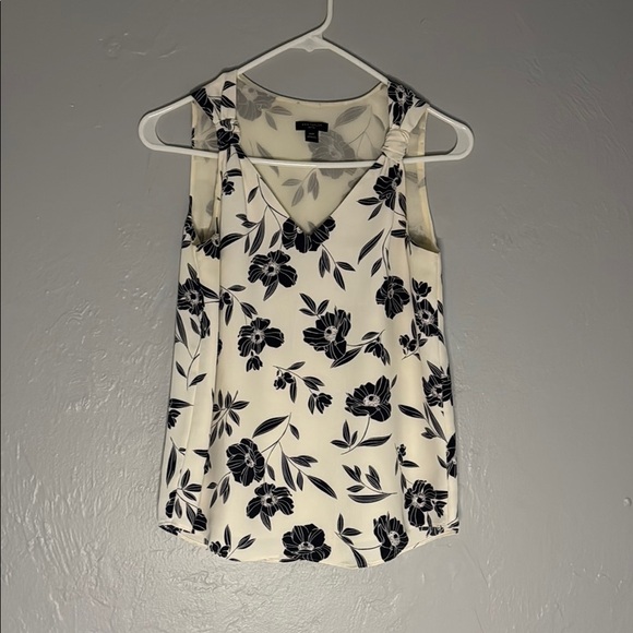 Ann Taylor Tops - Floral Sleeveless Top - Black and White 8